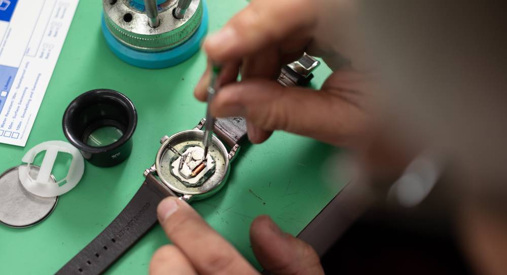 watch-repair-services-in-store-johnsons